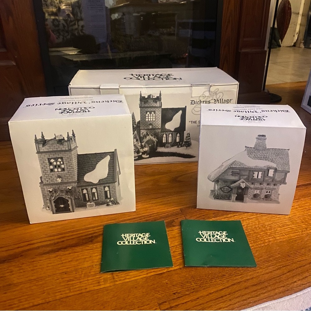 Dept 56 Spirit of Giving Set